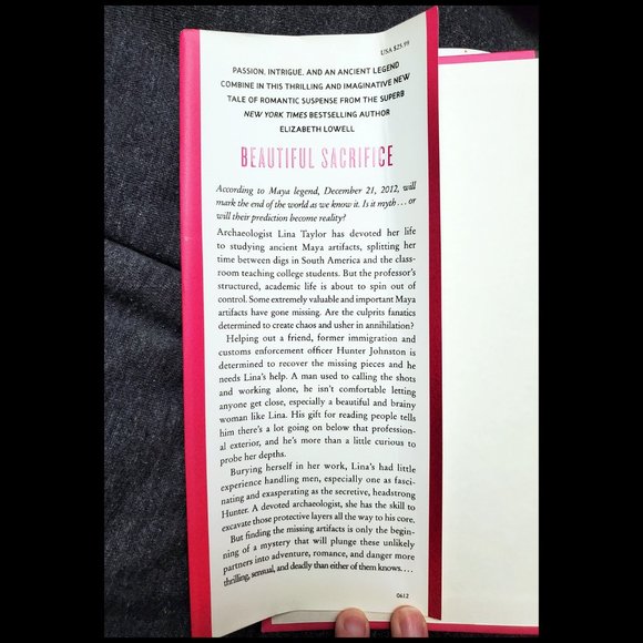 Romantic Suspense Novel - "Beautiful Sacrifice" By Elizabeth Lowell - Picture 5 of 6